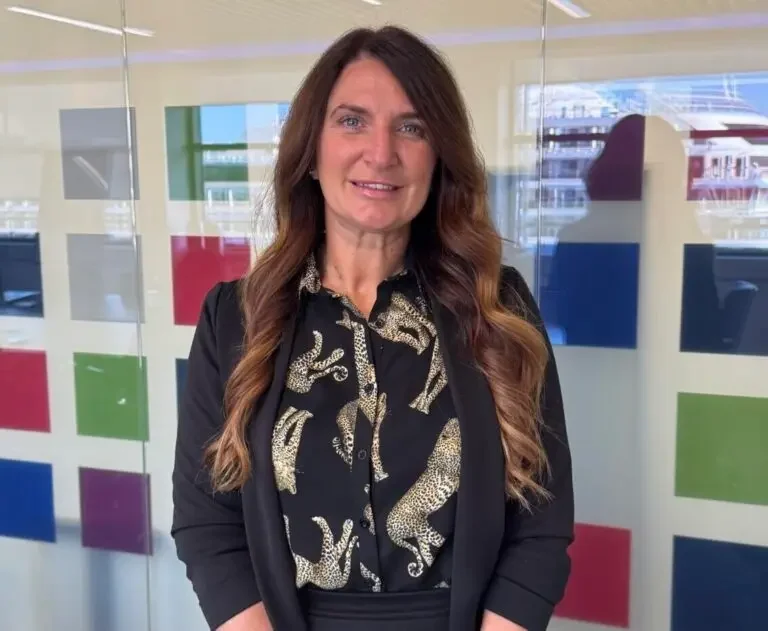 Vicky 1 e1759155077576 768x631